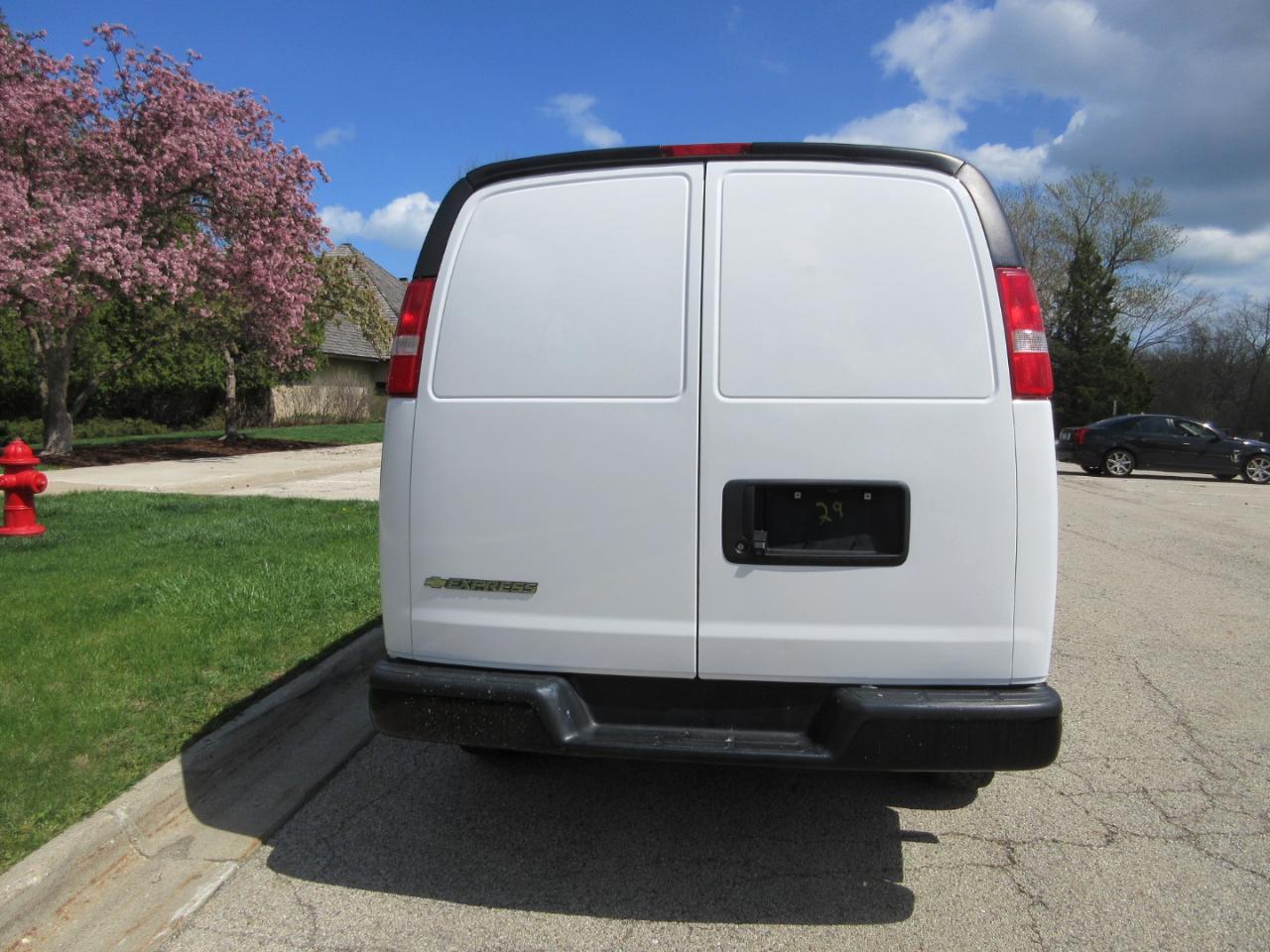 Chevrolet Express Cargo Van RWD 2500 135" 2019