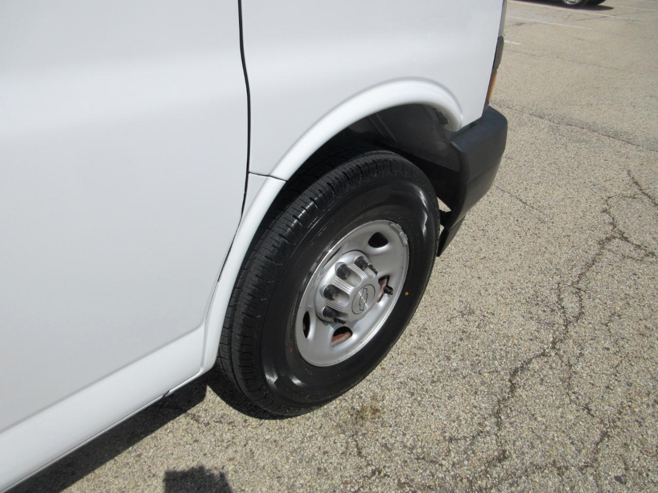 Chevrolet Express Cargo Van RWD 2500 135" 2019