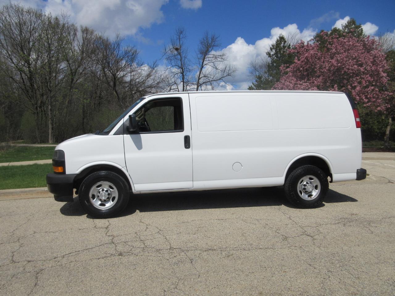 Chevrolet Express Cargo Van RWD 2500 135" 2019