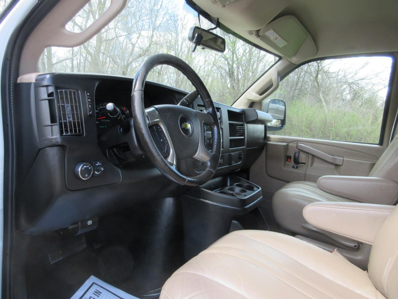 Chevrolet Express Cargo Van RWD 2500 135" 2019