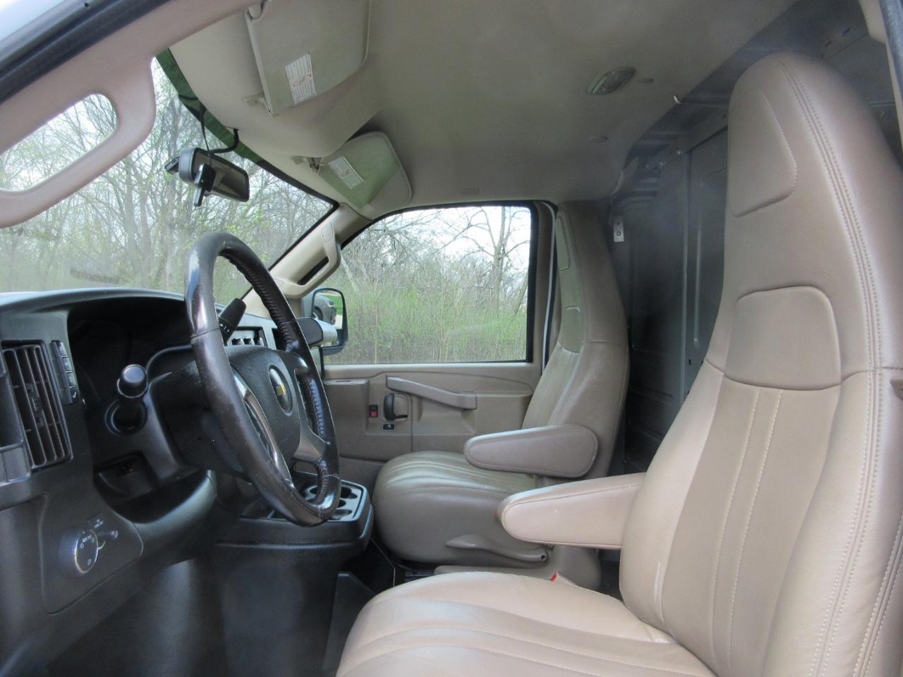 Chevrolet Express Cargo Van RWD 2500 135" 2019