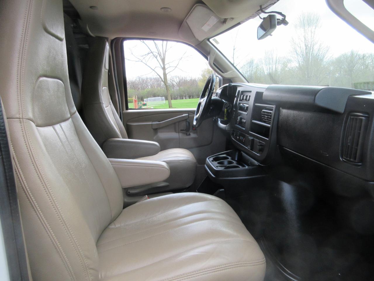 Chevrolet Express Cargo Van RWD 2500 135" 2019