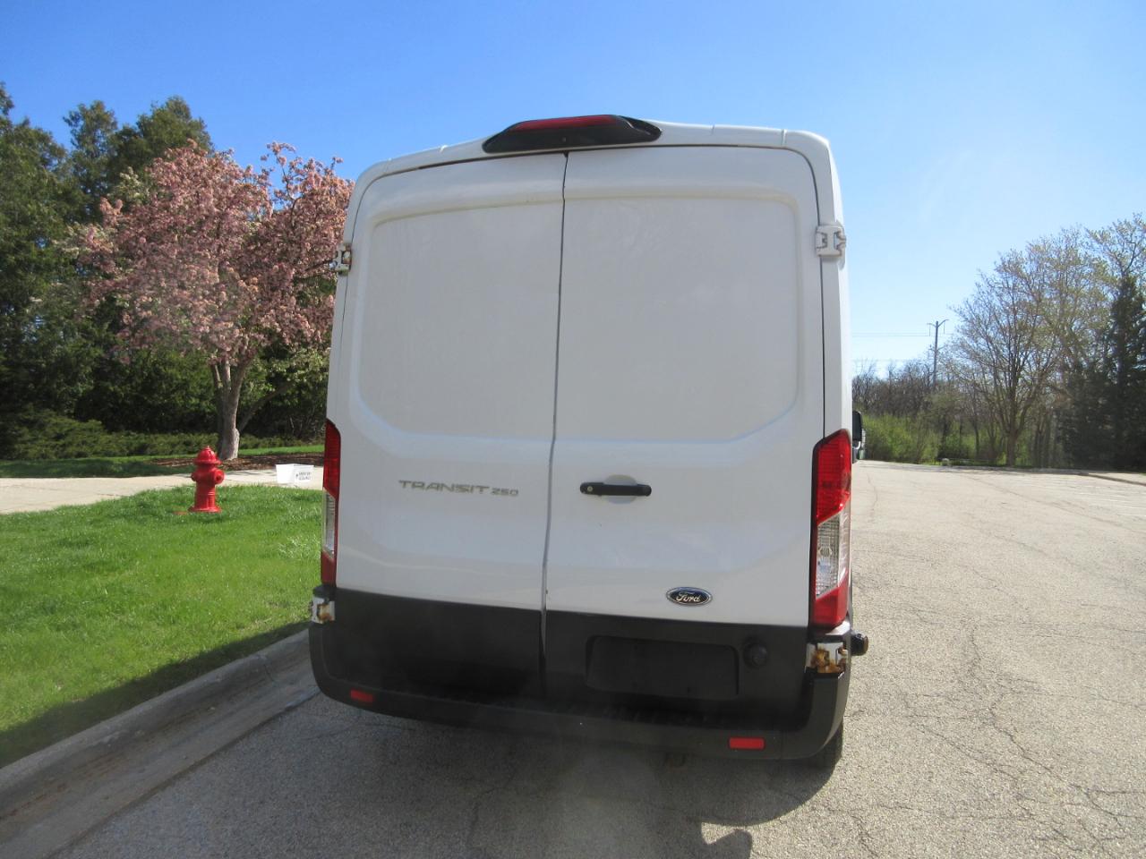 Ford Transit Van T-350 148" Med Rf 9500 GVWR Sliding RH Dr 2019