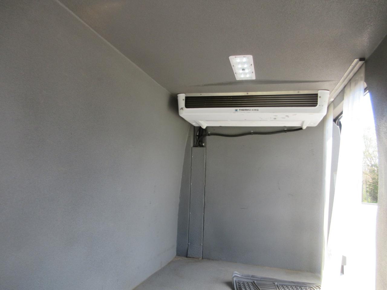 Ford Transit Van T-350 148" Med Rf 9500 GVWR Sliding RH Dr 2019