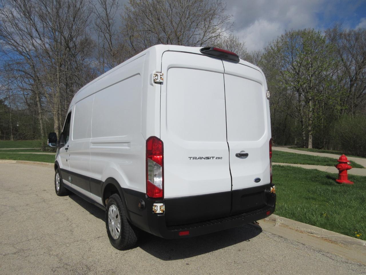 Ford Transit Van T-350 148" Med Rf 9500 GVWR Sliding RH Dr 2019