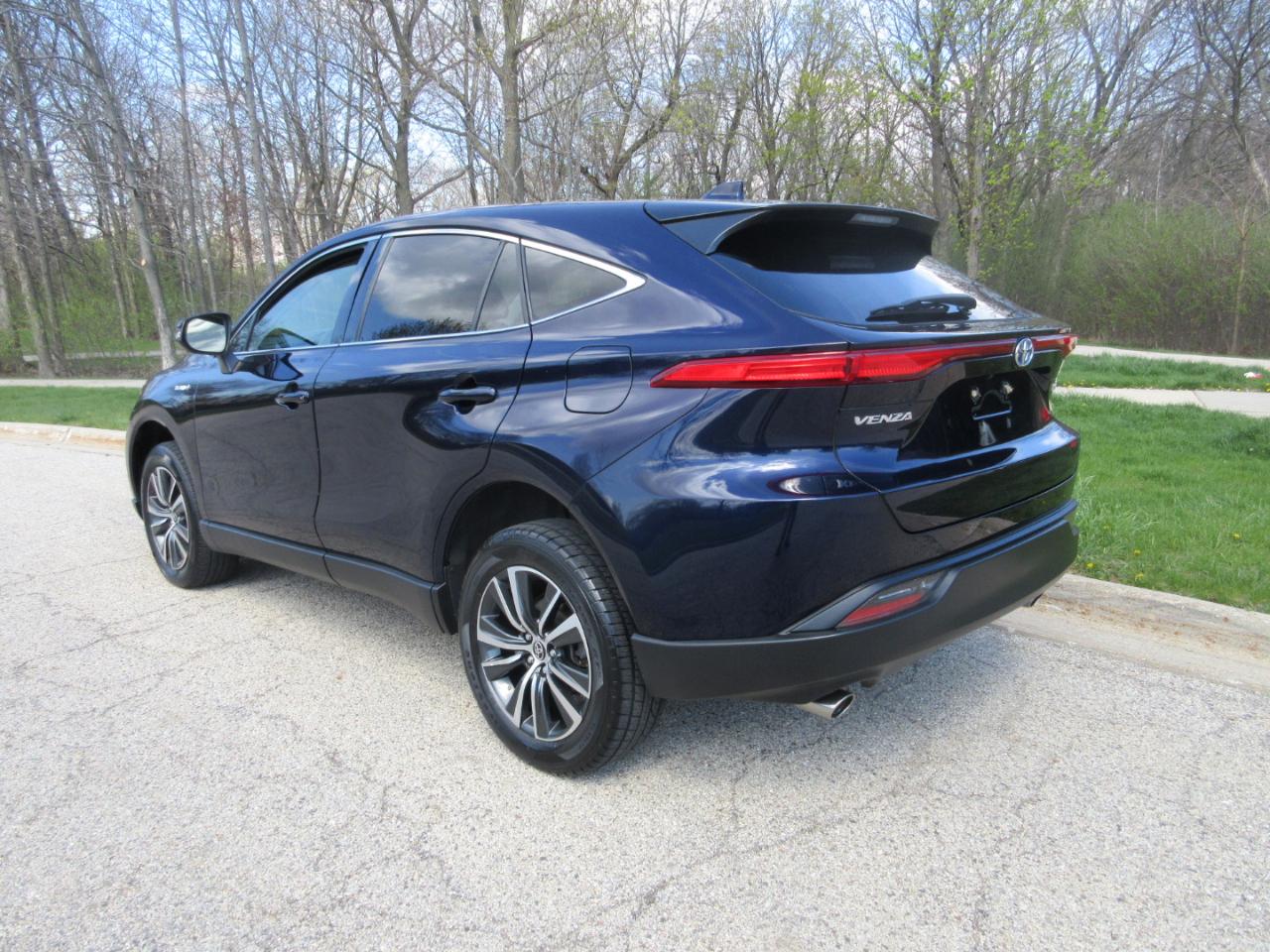 Toyota Venza LE AWD (Natl) 2021