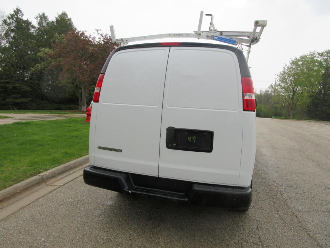 Chevrolet Express Cargo Van RWD 2500 135" 2017