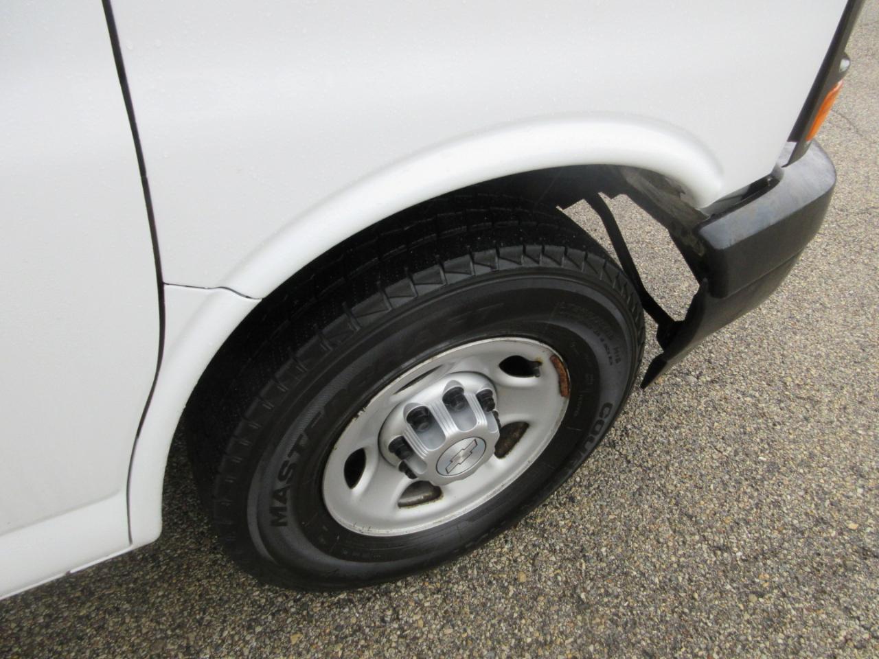 Chevrolet Express Cargo Van RWD 2500 135" 2017