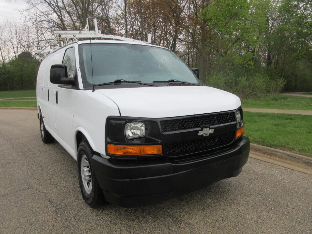 Chevrolet Express Cargo Van RWD 2500 135" 2017
