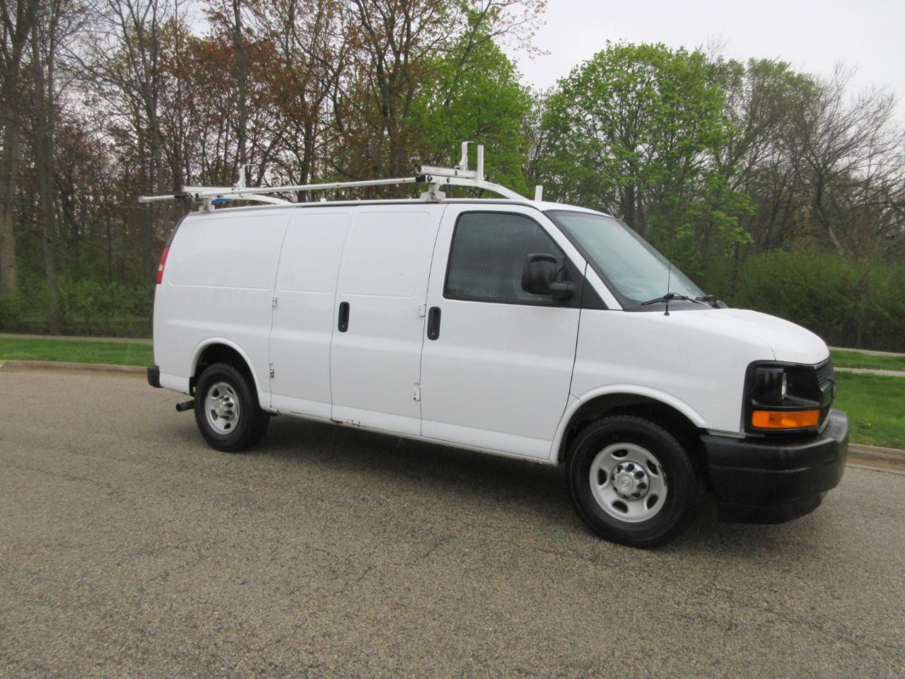 Chevrolet Express Cargo Van RWD 2500 135" 2017