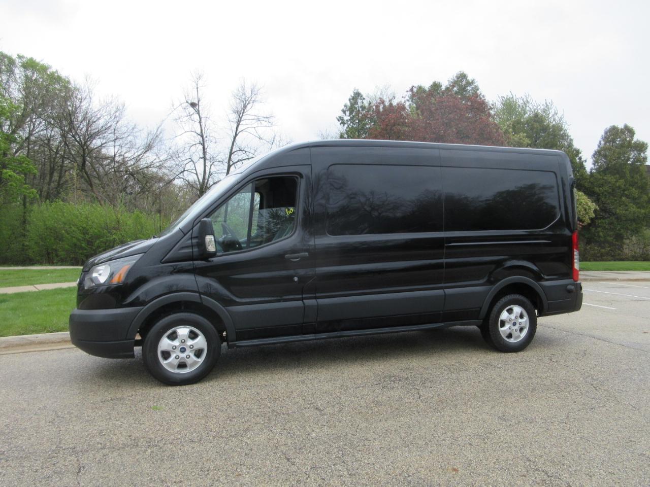 Ford Transit Van T-250 148" Med Rf 9000 GVWR Sliding RH Dr 2017