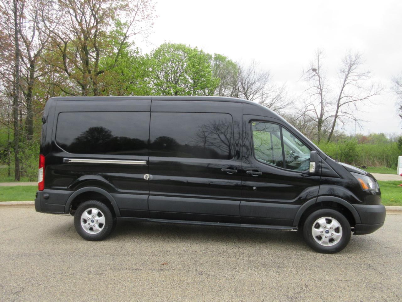 Ford Transit Van T-250 148" Med Rf 9000 GVWR Sliding RH Dr 2017