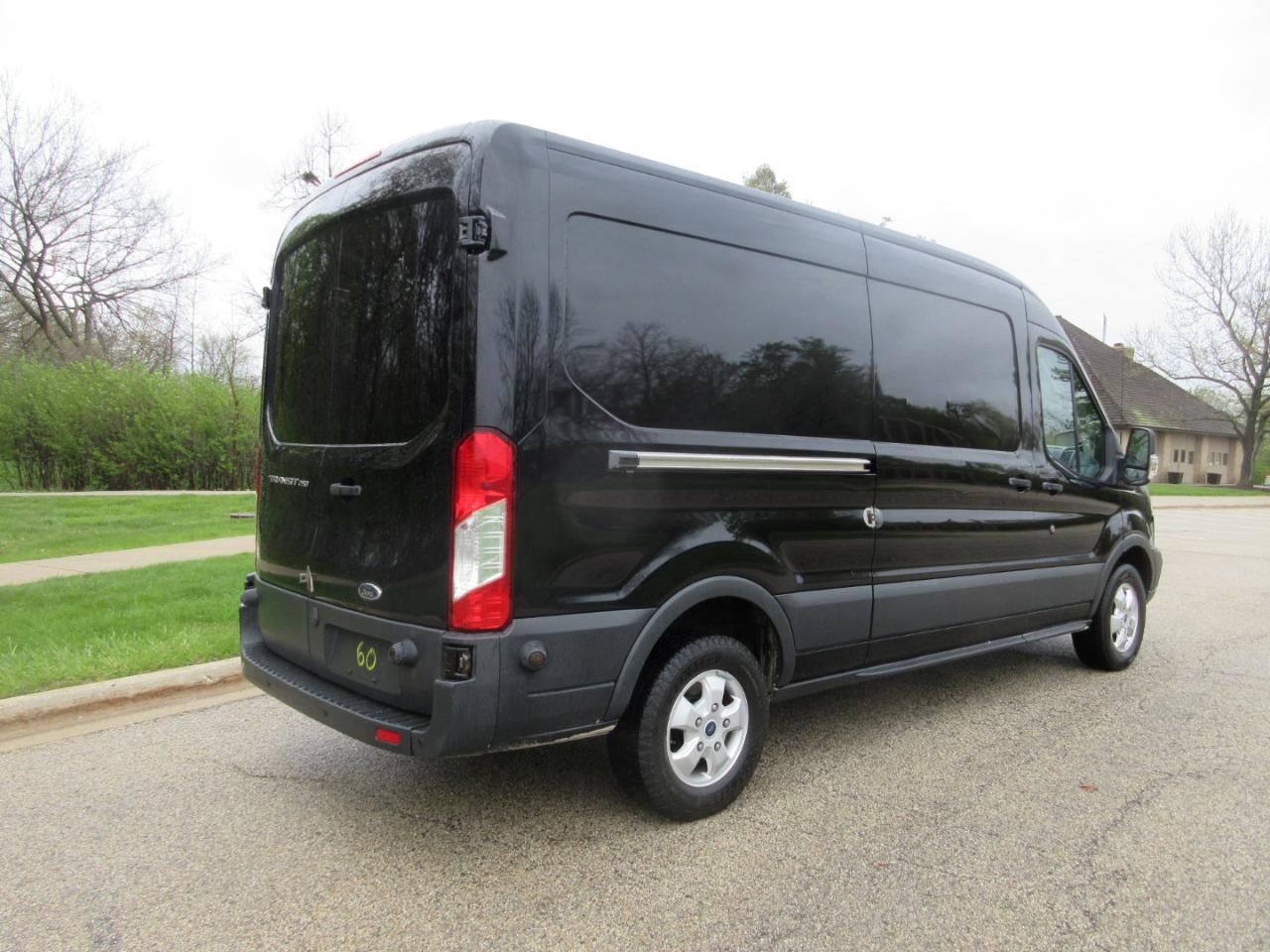 Ford Transit Van T-250 148" Med Rf 9000 GVWR Sliding RH Dr 2017