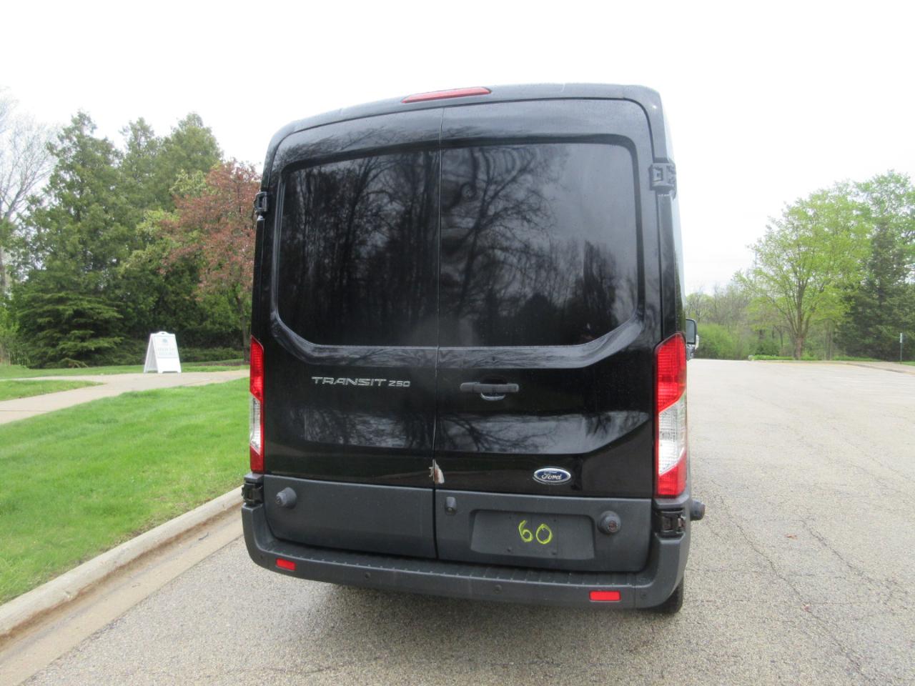 Ford Transit Van T-250 148" Med Rf 9000 GVWR Sliding RH Dr 2017