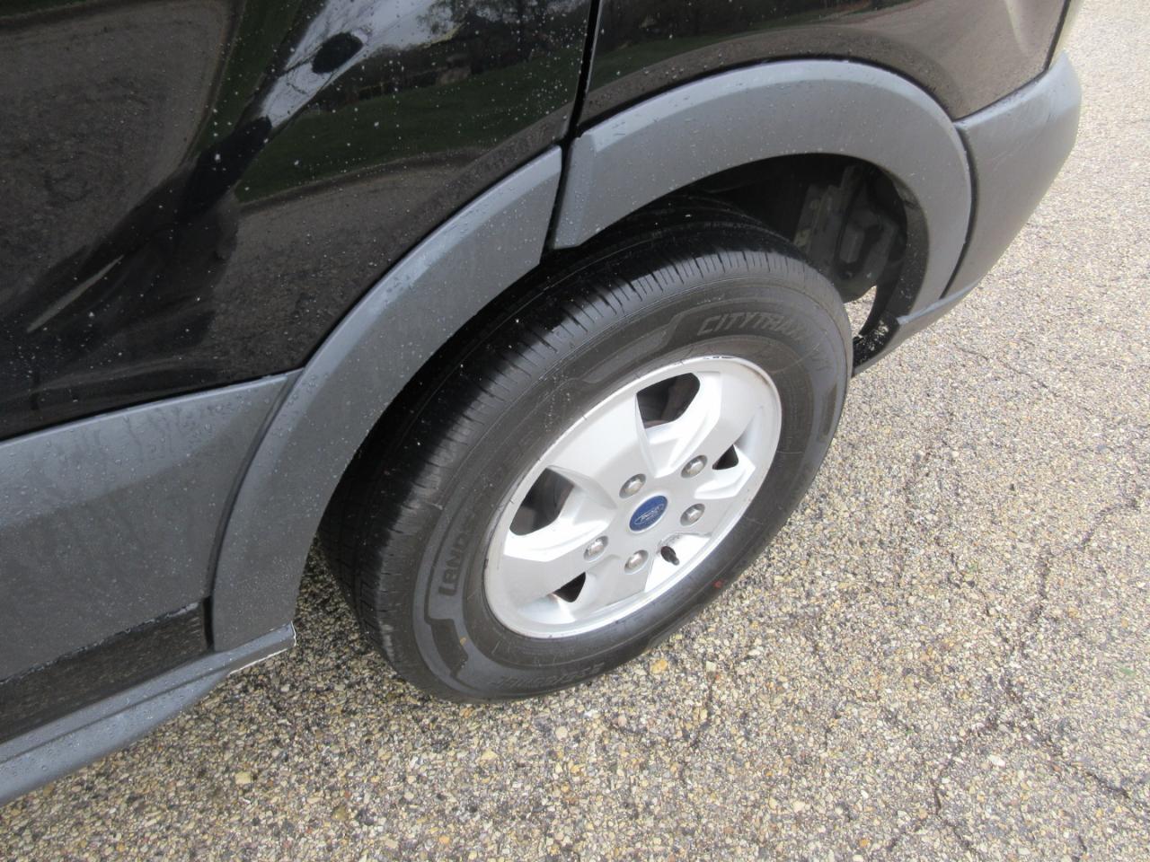 Ford Transit Van T-250 148" Med Rf 9000 GVWR Sliding RH Dr 2017