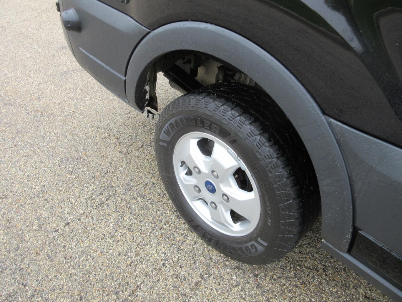 Ford Transit Van T-250 148" Med Rf 9000 GVWR Sliding RH Dr 2017