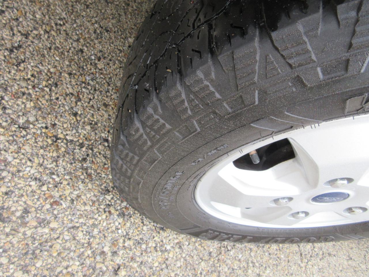 Ford Transit Van T-250 148" Med Rf 9000 GVWR Sliding RH Dr 2017