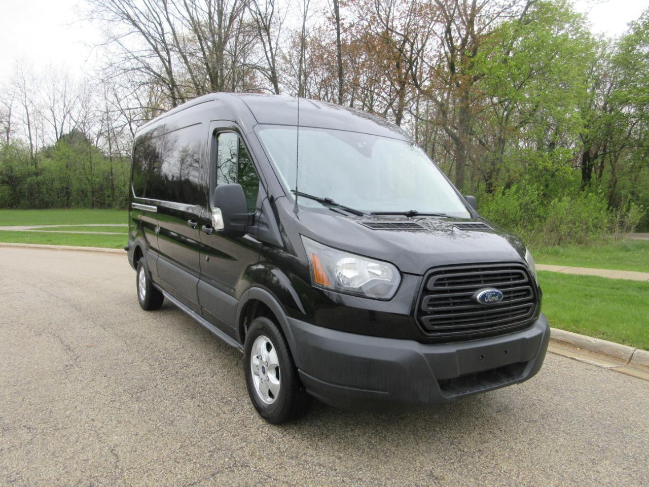 Ford Transit Van T-250 148" Med Rf 9000 GVWR Sliding RH Dr 2017