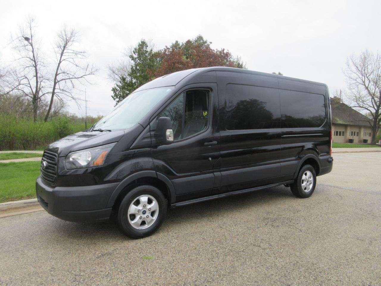 Ford Transit Van T-250 148" Med Rf 9000 GVWR Sliding RH Dr 2017