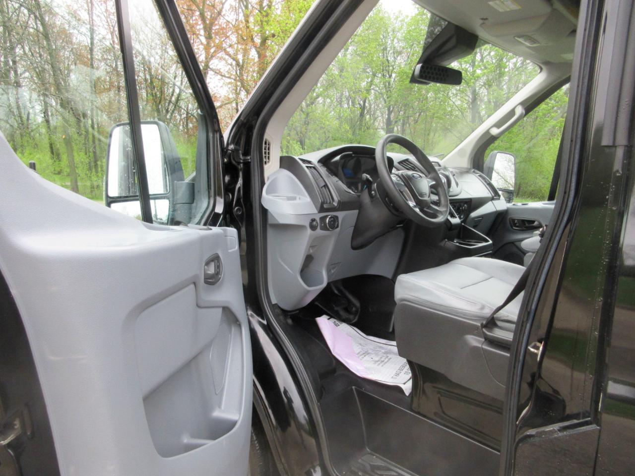 Ford Transit Van T-250 148" Med Rf 9000 GVWR Sliding RH Dr 2017