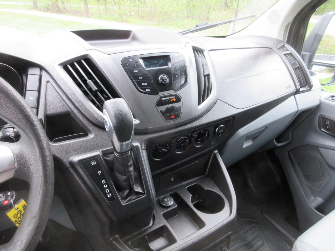 Ford Transit Van T-250 148" Med Rf 9000 GVWR Sliding RH Dr 2017