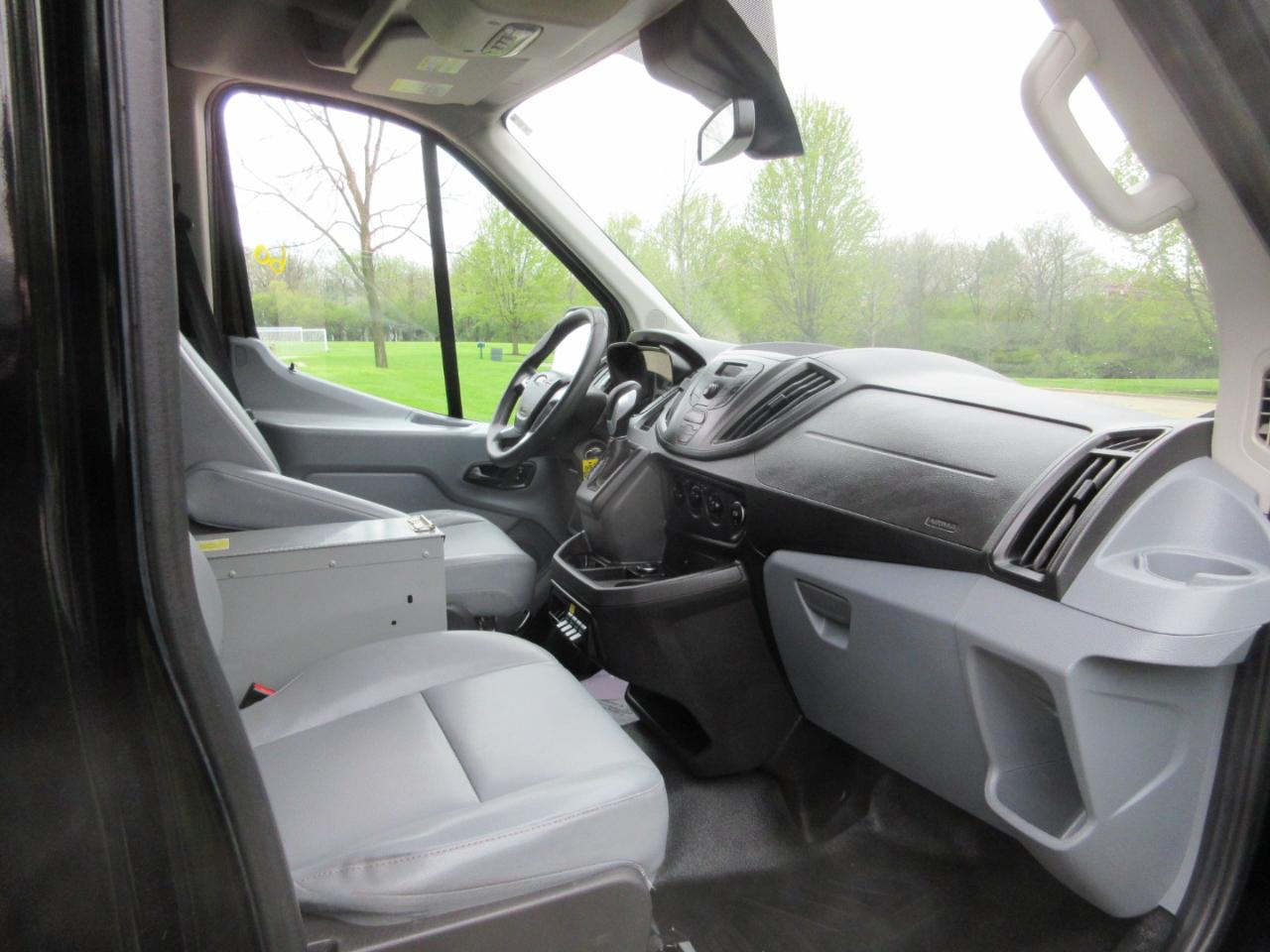 Ford Transit Van T-250 148" Med Rf 9000 GVWR Sliding RH Dr 2017