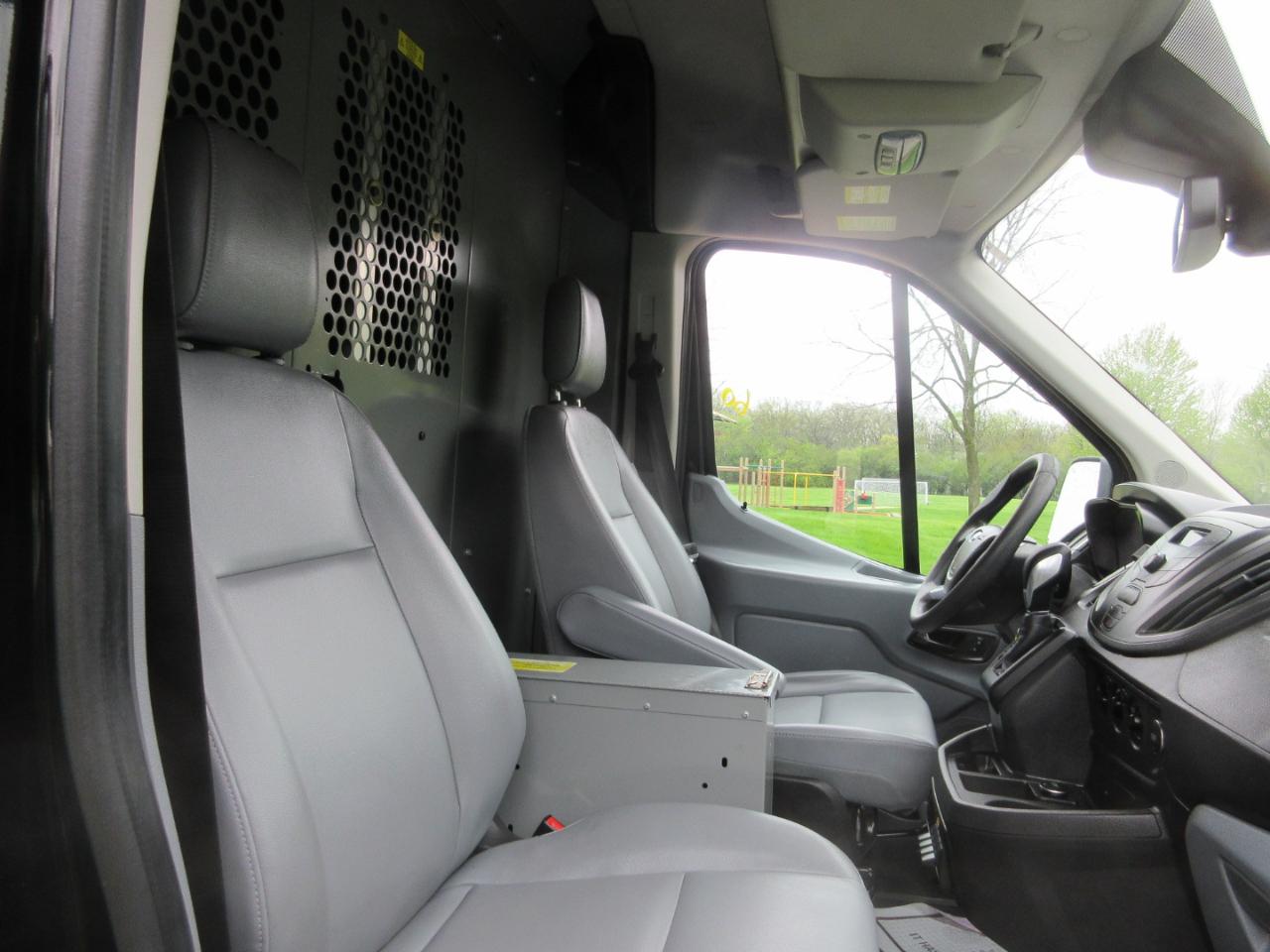 Ford Transit Van T-250 148" Med Rf 9000 GVWR Sliding RH Dr 2017