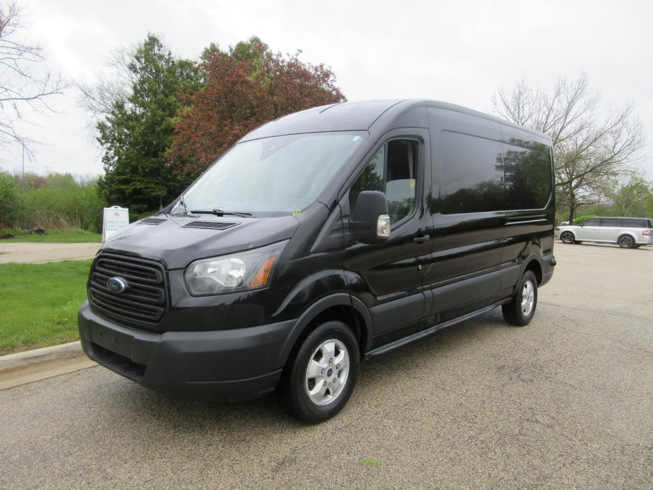 Ford Transit Van T-250 148" Med Rf 9000 GVWR Sliding RH Dr 2017