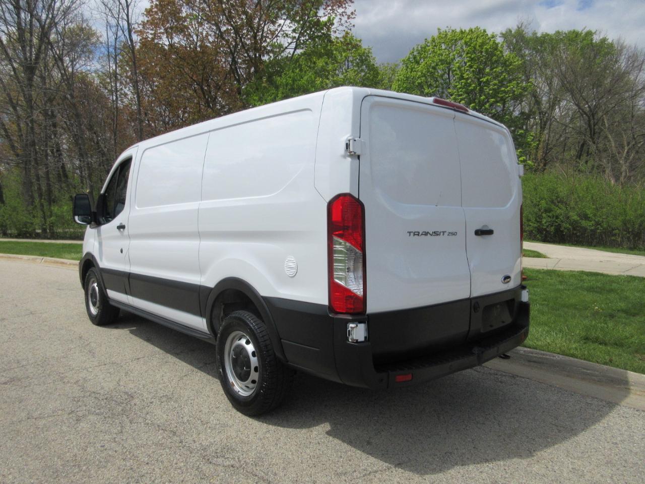 Ford Transit Cargo Van T-250 130" Low Rf 9070 GVWR RWD 2020