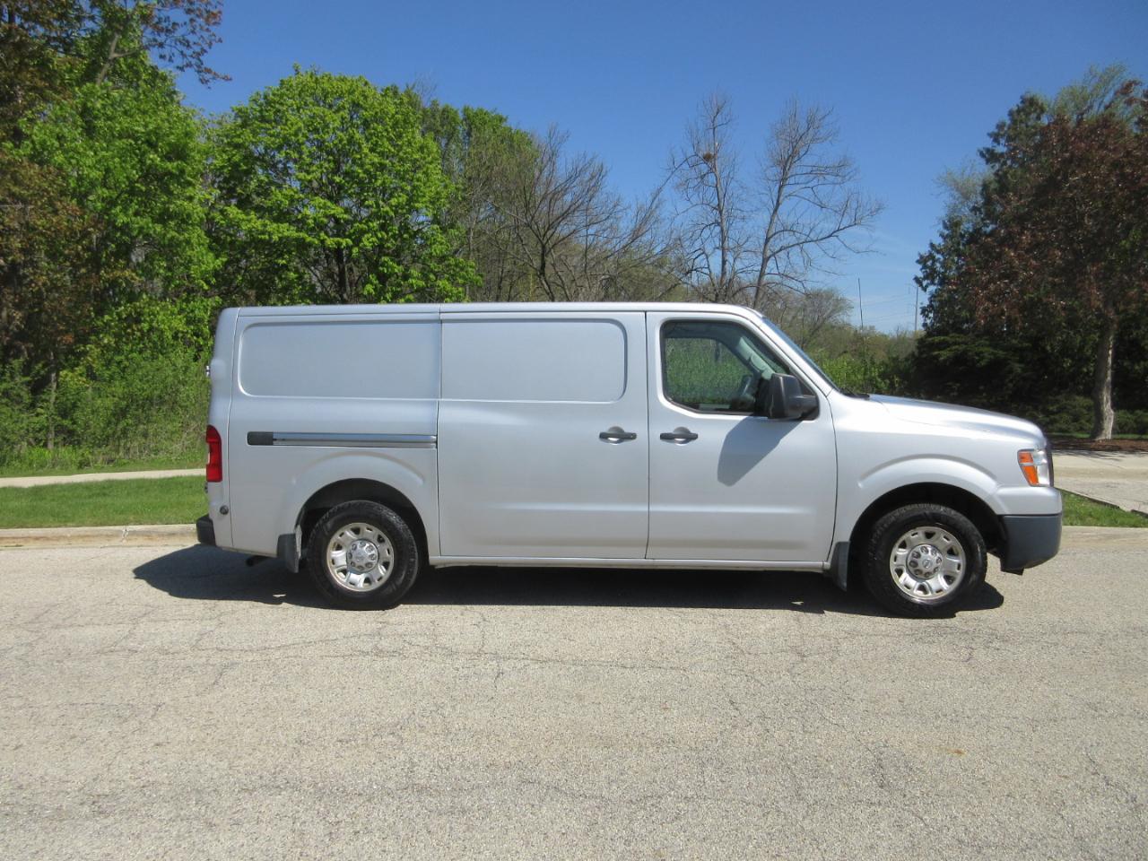 Nissan NV Standard Roof 2500 V6 SV 2016