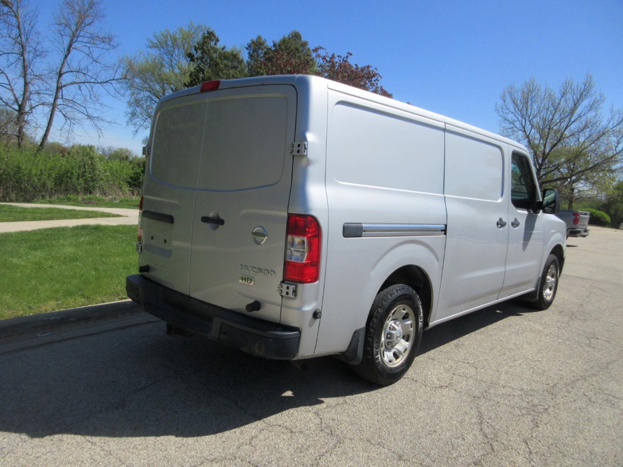 Nissan NV Standard Roof 2500 V6 SV 2016