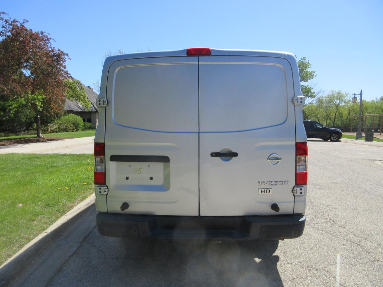 Nissan NV Standard Roof 2500 V6 SV 2016