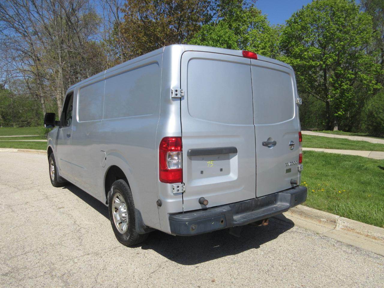 Nissan NV Standard Roof 2500 V6 SV 2016