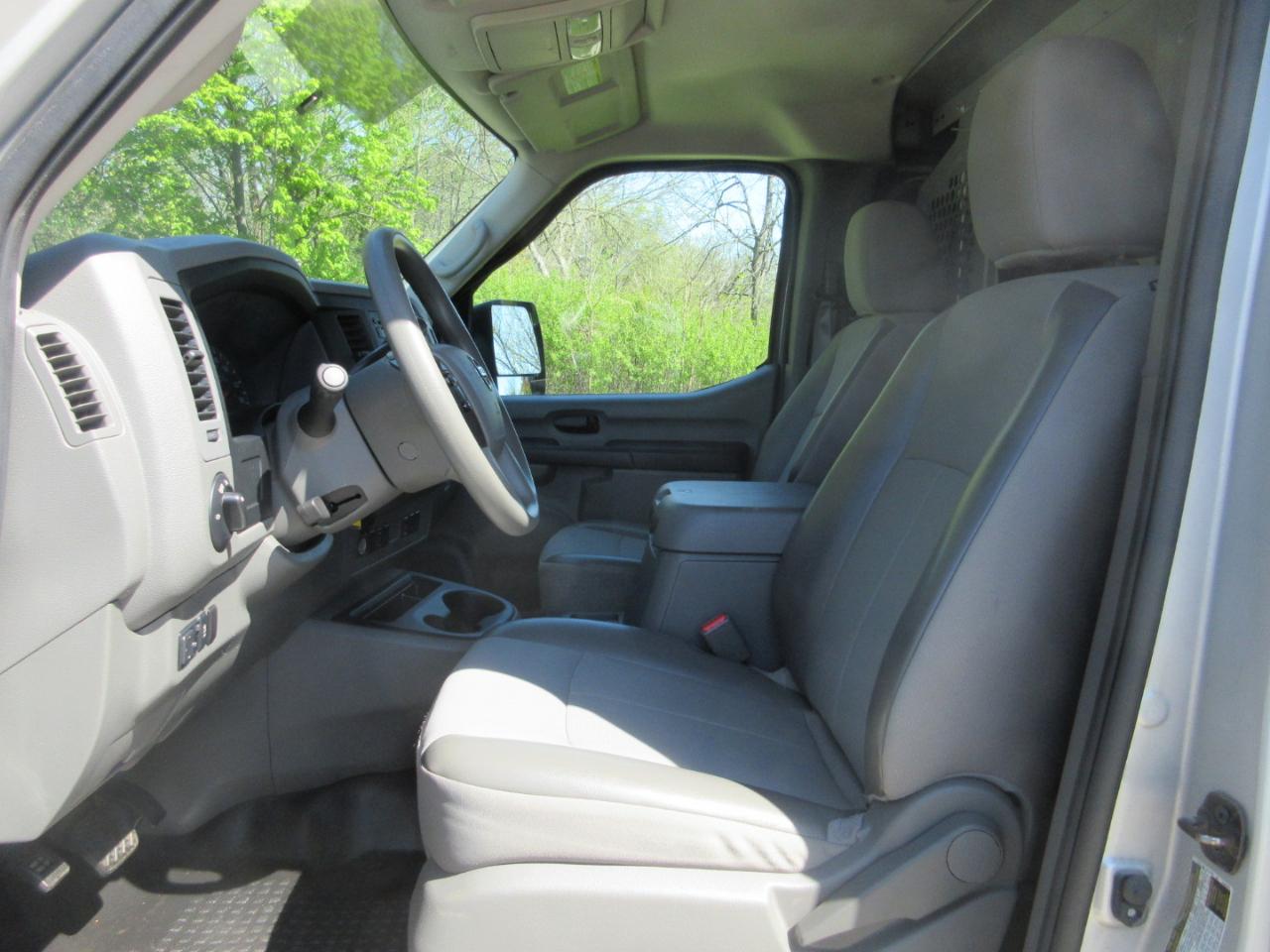 Nissan NV Standard Roof 2500 V6 SV 2016