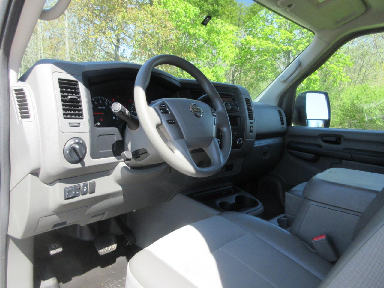 Nissan NV Standard Roof 2500 V6 SV 2016