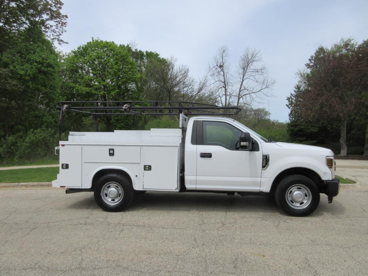Ford Super Duty F-350 SRW XLT 2WD Reg Cab 8' Box 2018