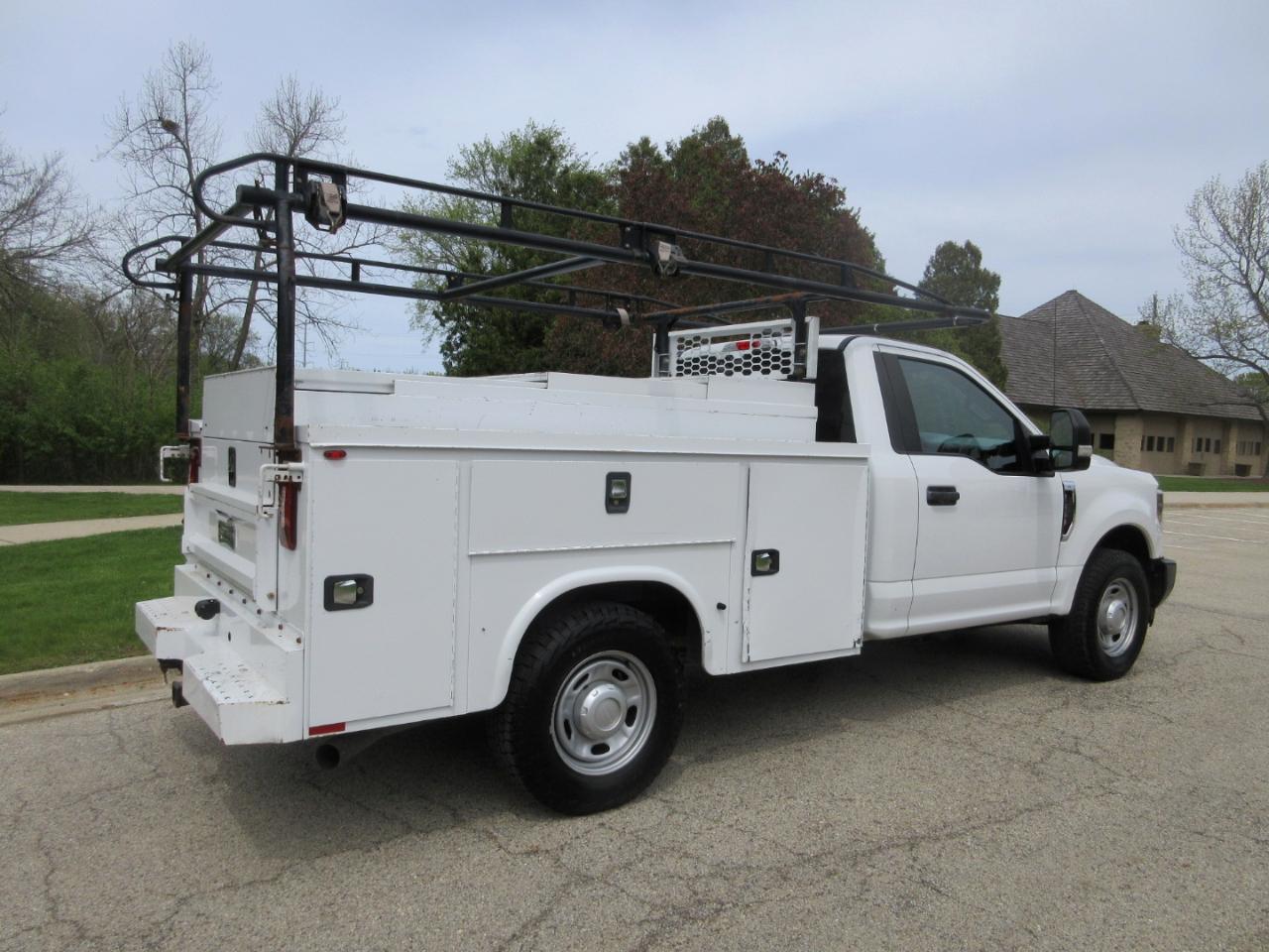 Ford Super Duty F-350 SRW XLT 2WD Reg Cab 8' Box 2018
