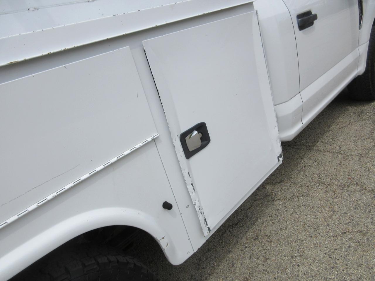 Ford Super Duty F-350 SRW XLT 2WD Reg Cab 8' Box 2018