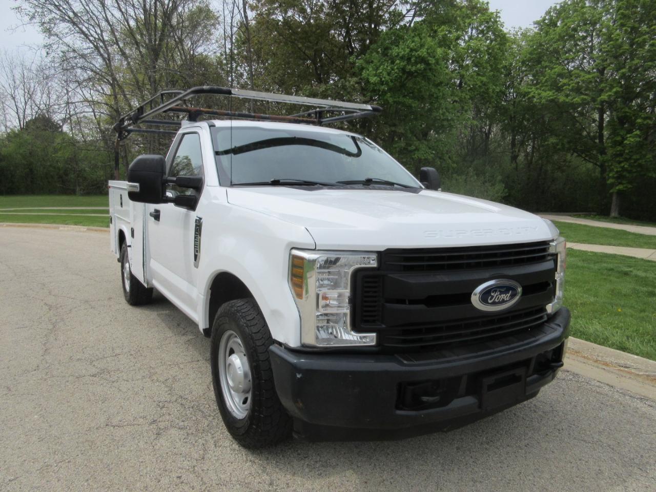 Ford Super Duty F-350 SRW XLT 2WD Reg Cab 8' Box 2018