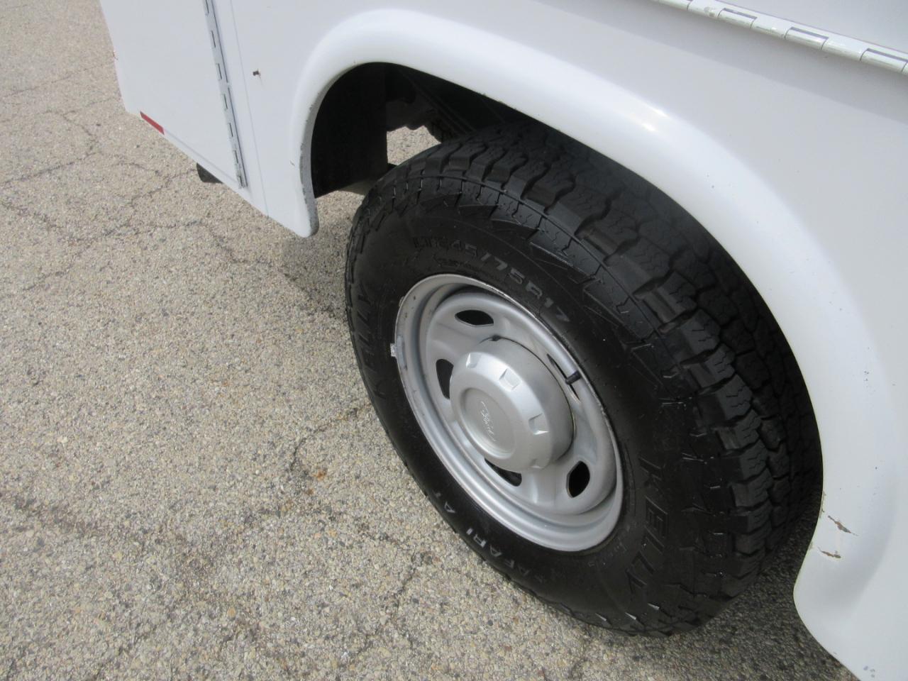 Ford Super Duty F-350 SRW XLT 2WD Reg Cab 8' Box 2018