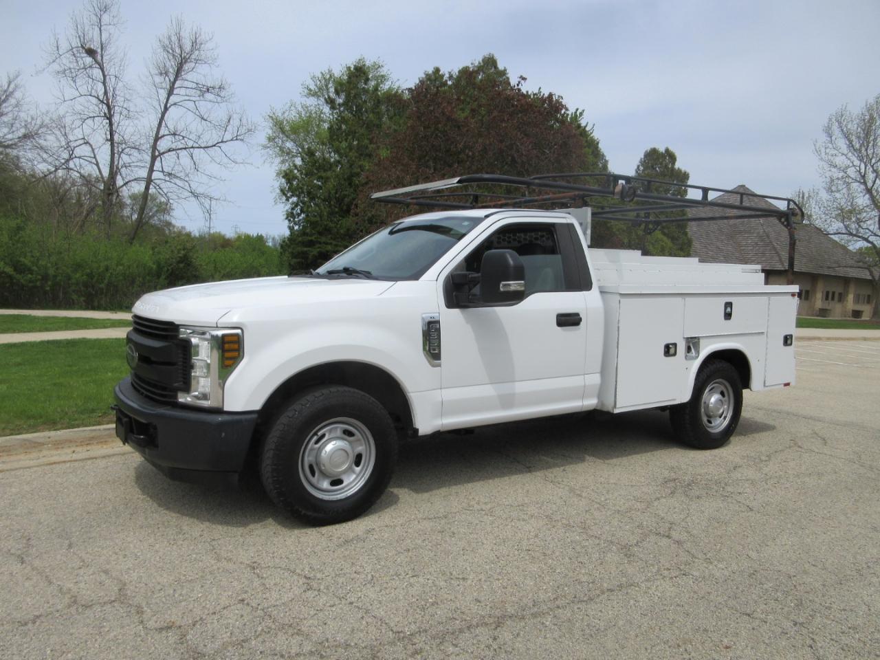 Ford Super Duty F-350 SRW XLT 2WD Reg Cab 8' Box 2018
