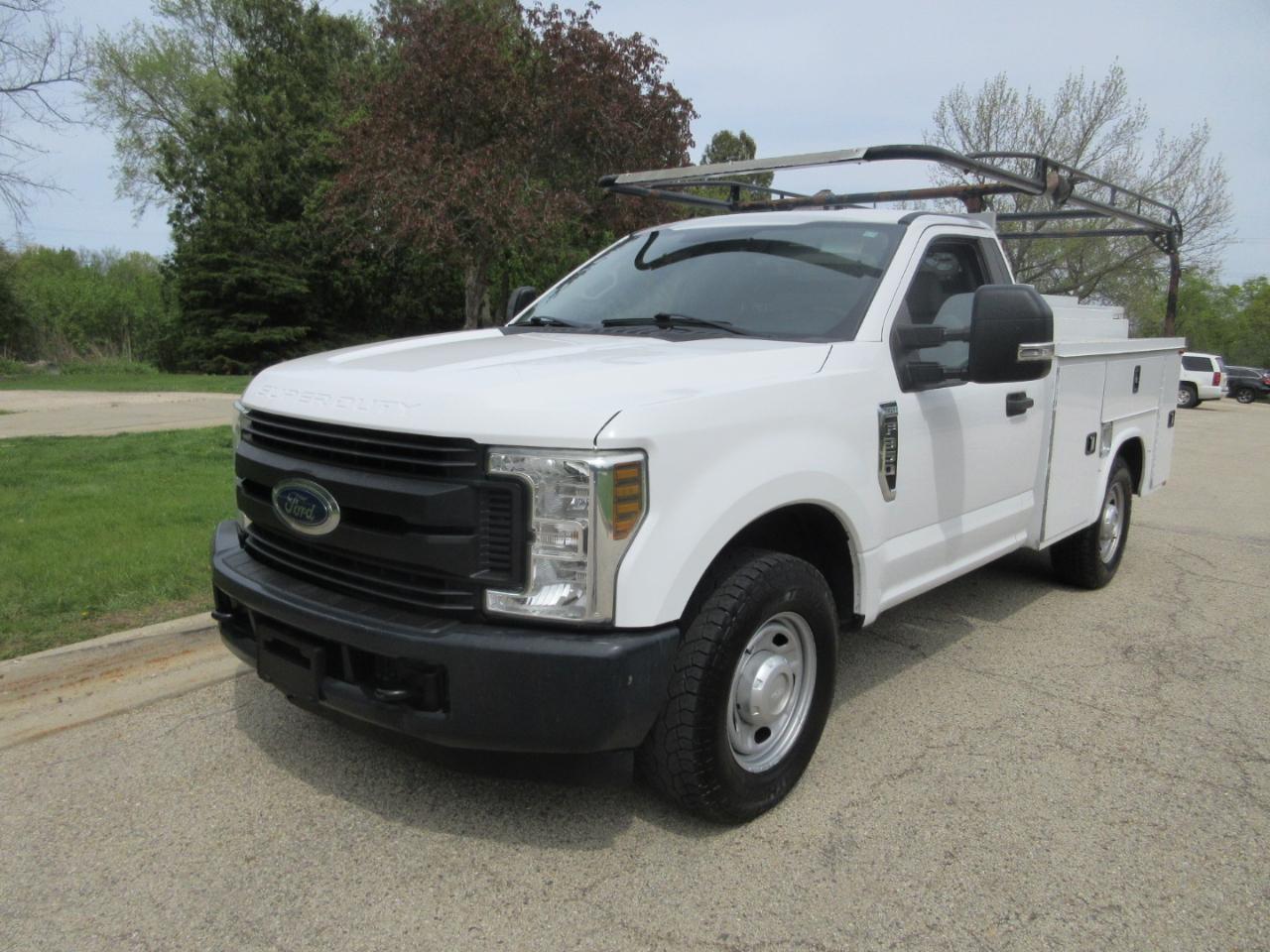Ford Super Duty F-350 SRW XLT 2WD Reg Cab 8' Box 2018
