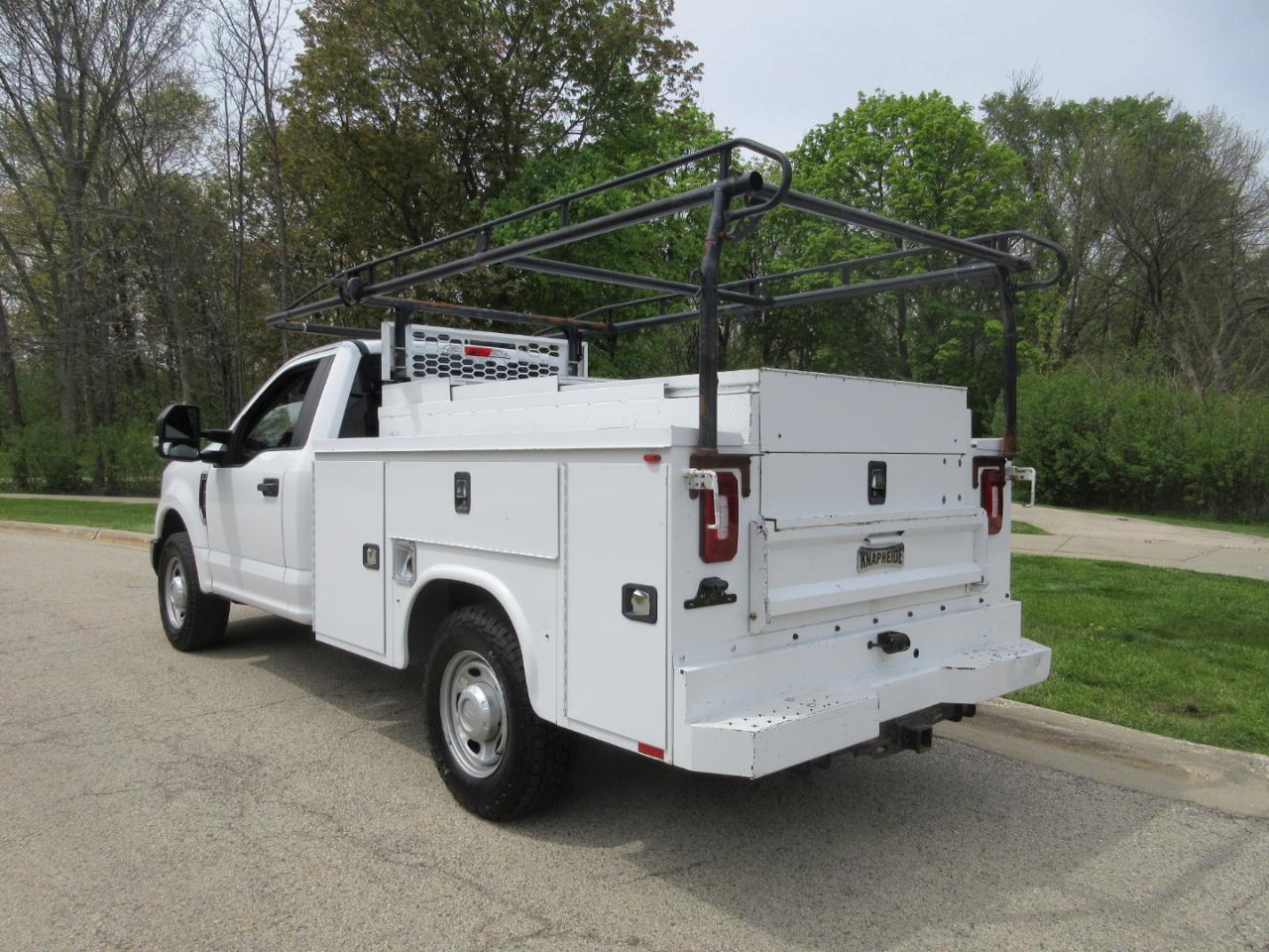 Ford Super Duty F-350 SRW XLT 2WD Reg Cab 8' Box 2018