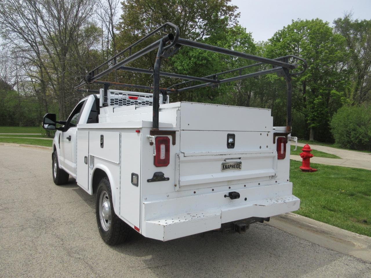 Ford Super Duty F-350 SRW XLT 2WD Reg Cab 8' Box 2018