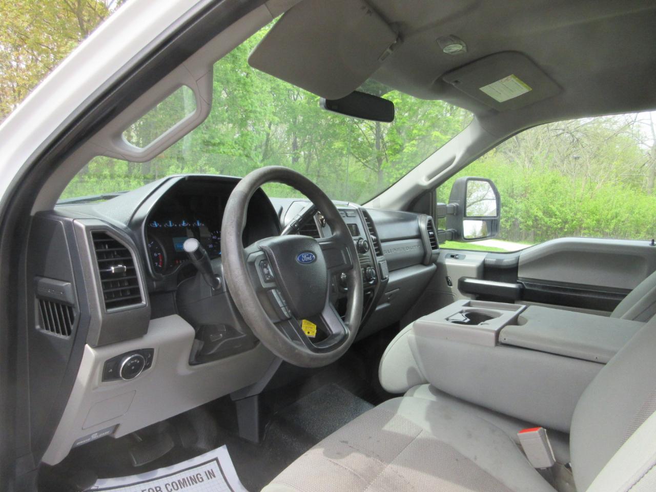 Ford Super Duty F-350 SRW XLT 2WD Reg Cab 8' Box 2018