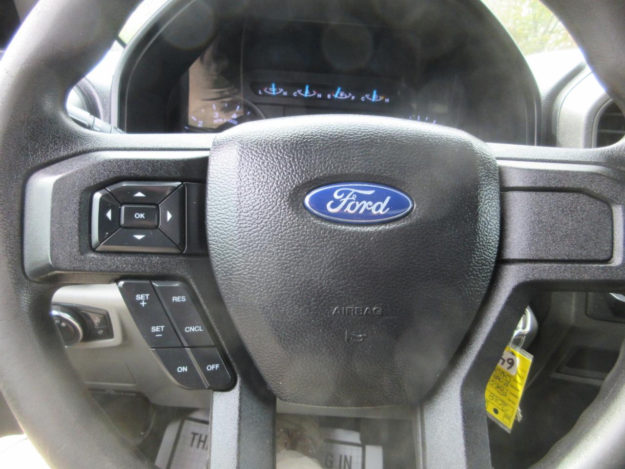 Ford Super Duty F-350 SRW XLT 2WD Reg Cab 8' Box 2018