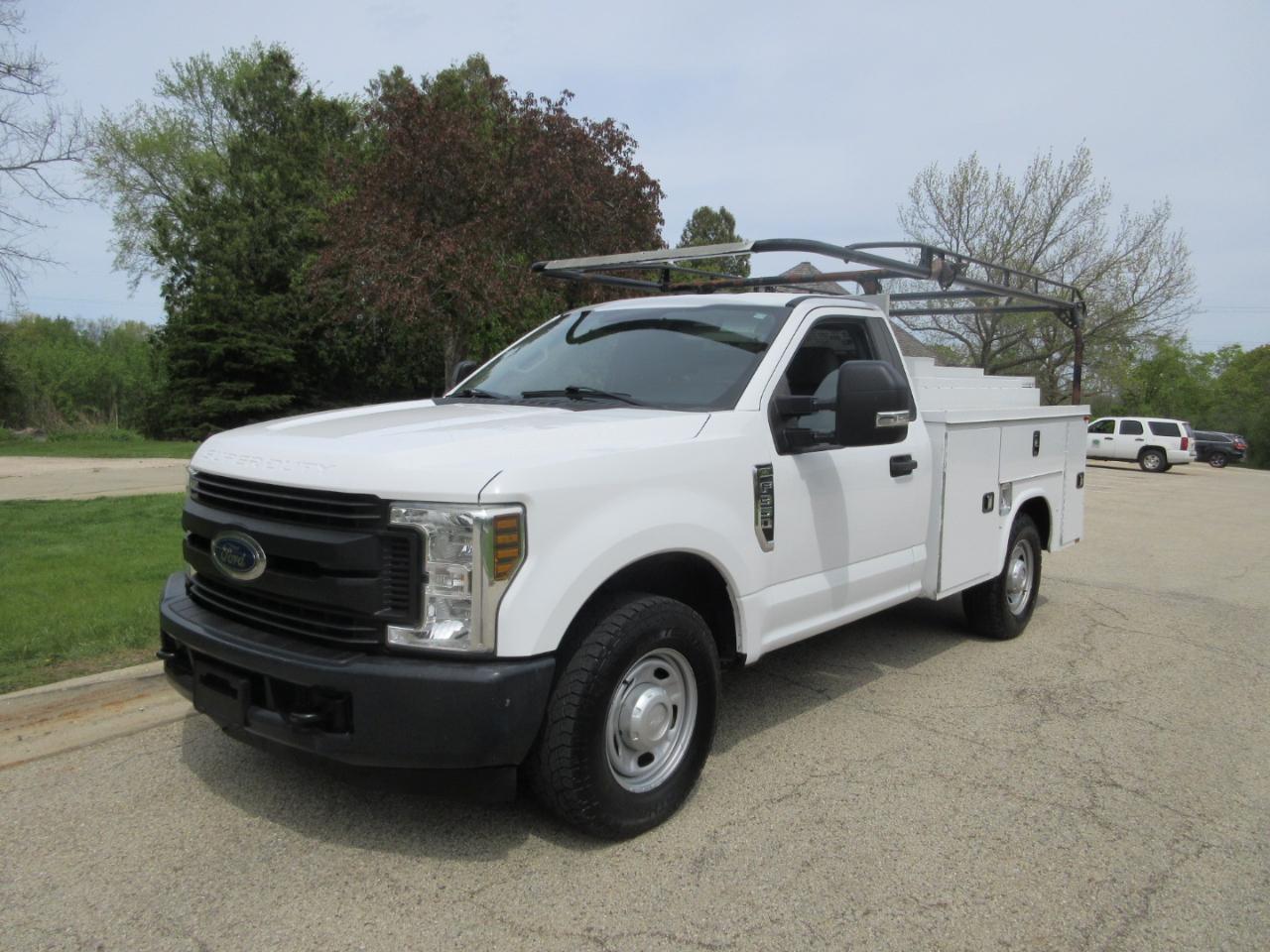 Ford Super Duty F-350 SRW XLT 2WD Reg Cab 8' Box 2018