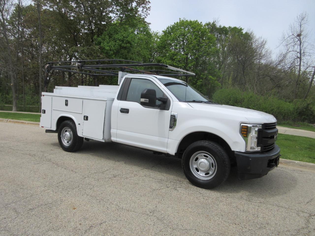 Ford Super Duty F-350 SRW XLT 2WD Reg Cab 8' Box 2018