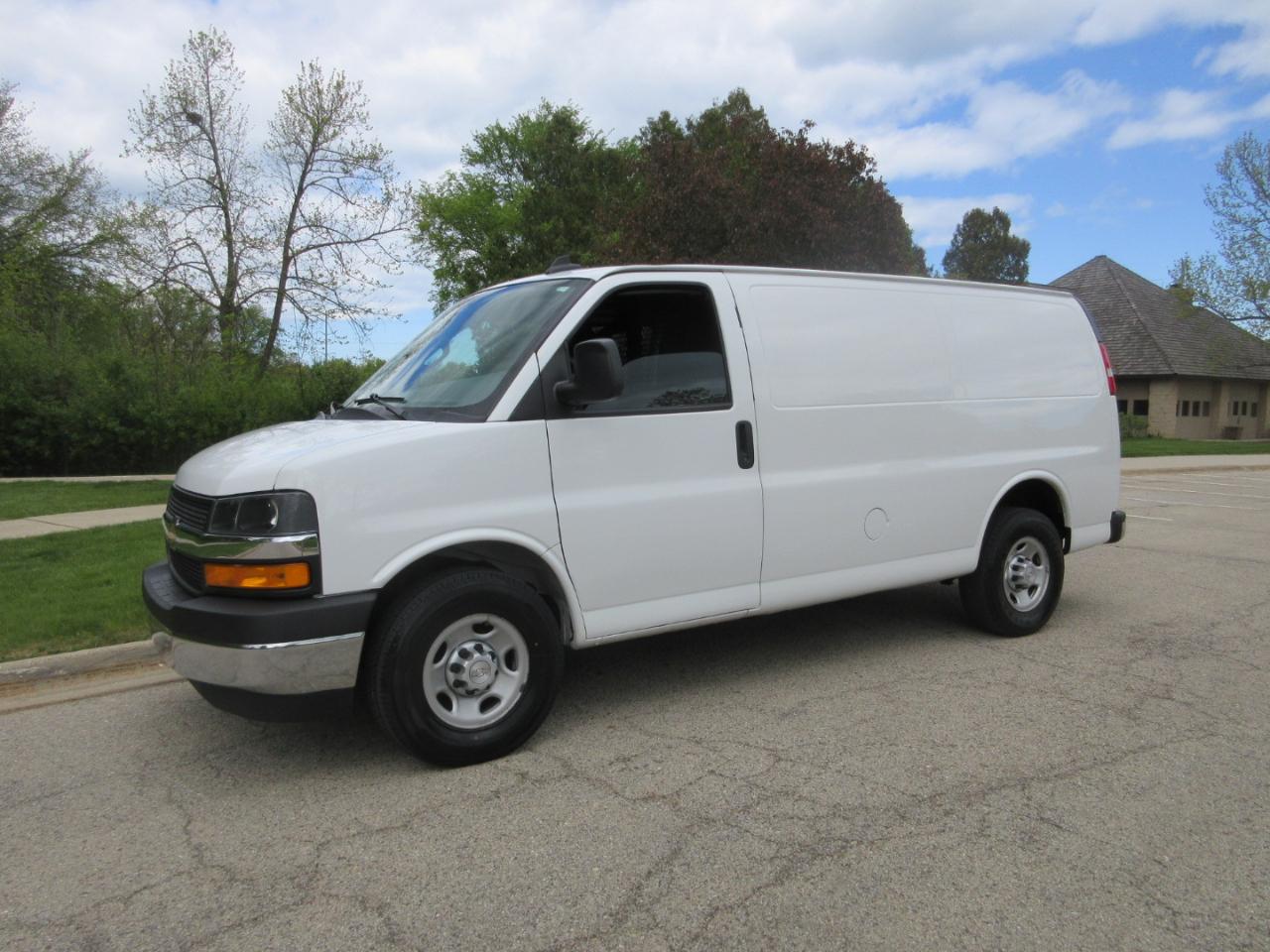 Chevrolet Express Cargo Van RWD 2500 135" 2019