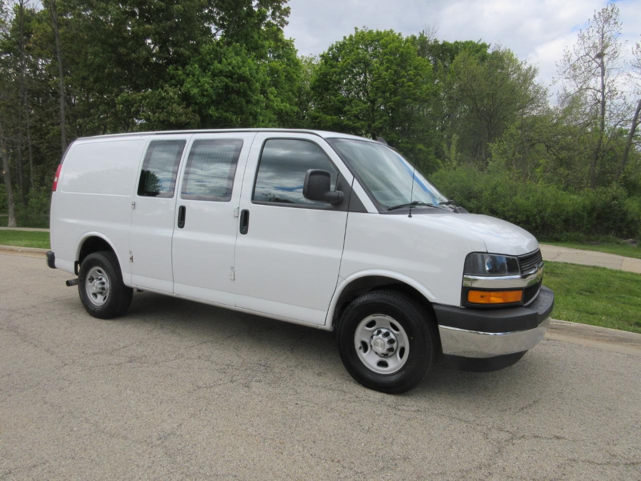 Chevrolet Express Cargo Van RWD 2500 135" 2019
